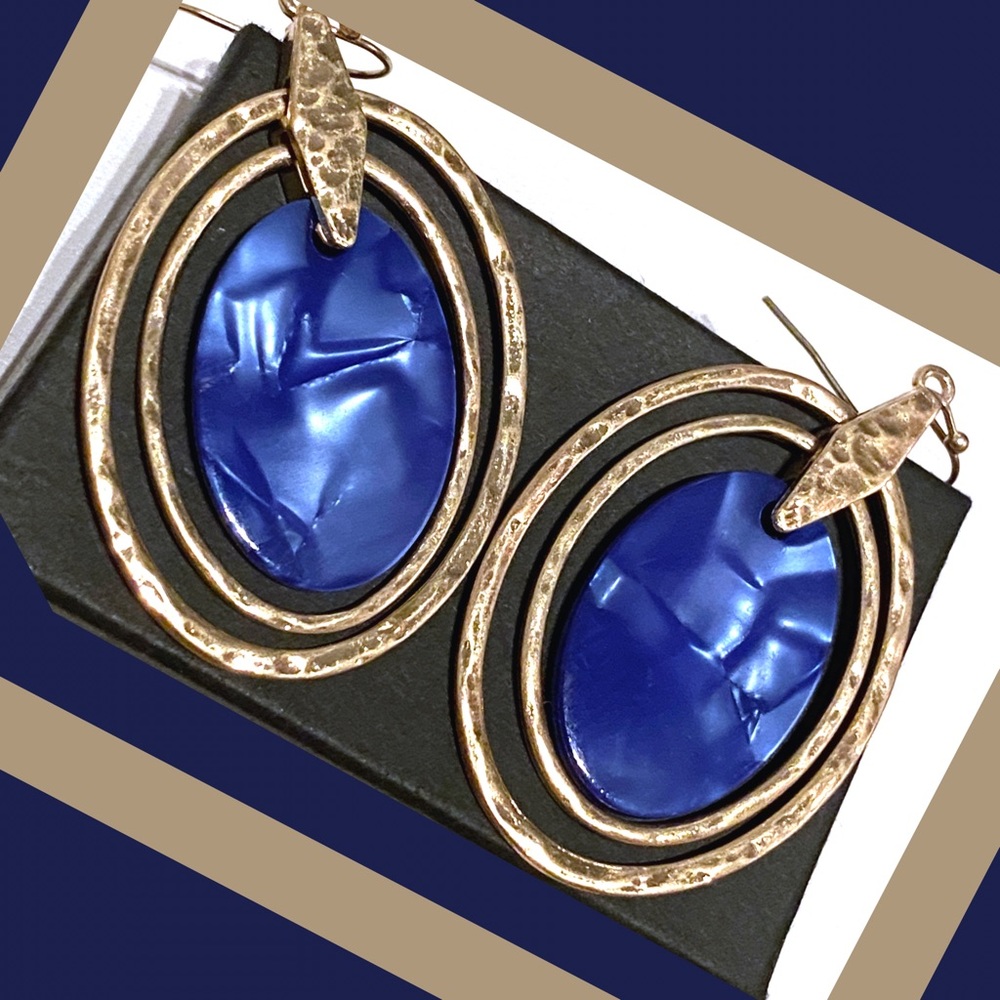 *Blue Resin & Gold-Tone Triple Oval Earrings NWT - Picture 2 of 5